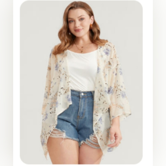 BloomChic Blue and Brown Floral Kimono With 3/4 Length Sleeves. - Picture 4 of 4